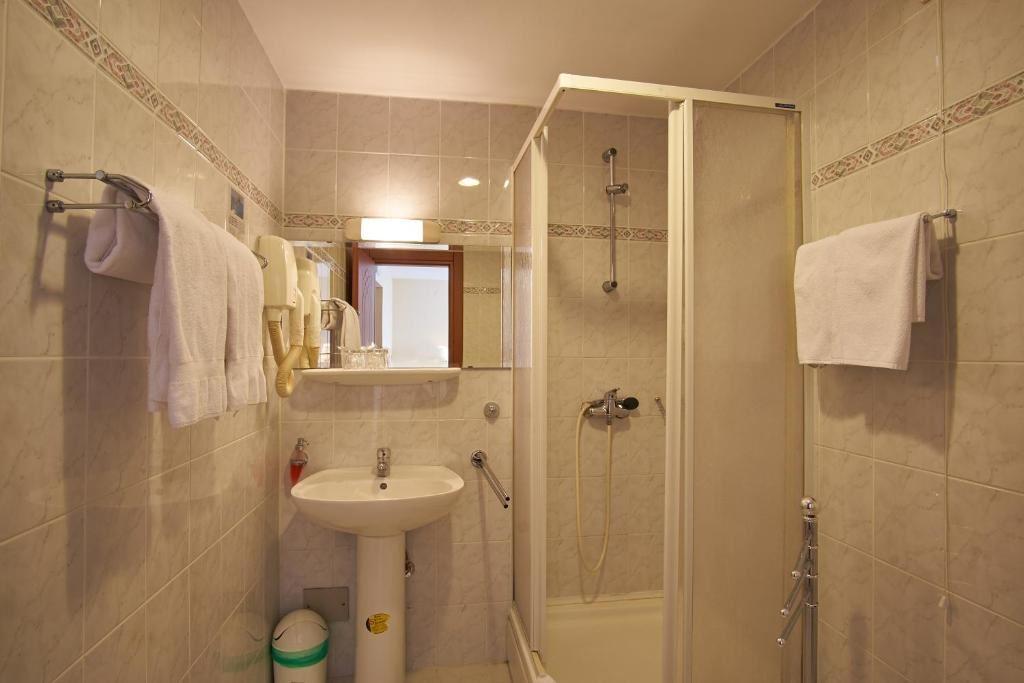 HOTEL VILA RUZICA 3 *